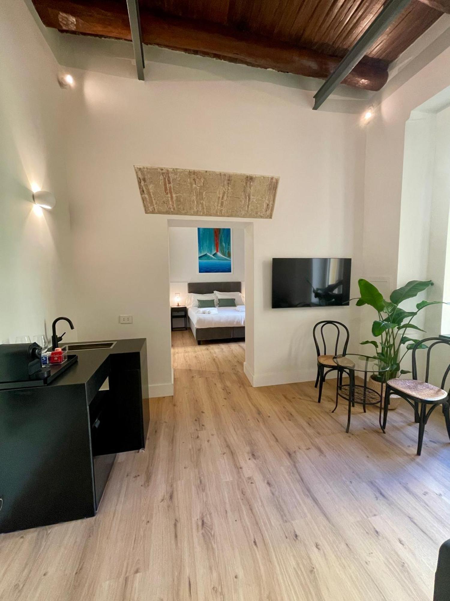 Rolando Domus Bed & Breakfast *